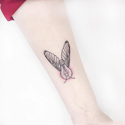 一组女生可爱的小清新彩色手臂纹身图案(1/9)