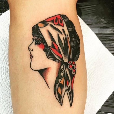 九款彩色成熟的oldschool女郎纹身图案欣赏