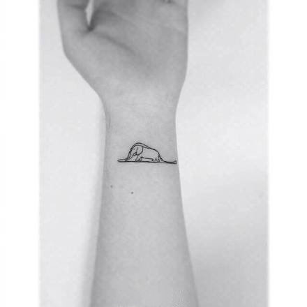 一组适合女生的极简纹身图案欣赏