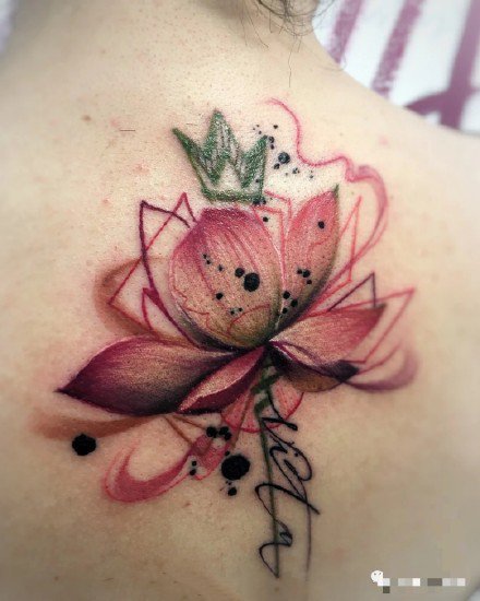 一组彩色花朵，彩色包臀纹身图案欣赏