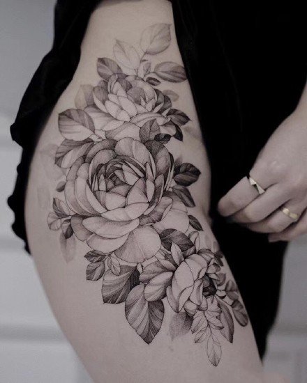 一组好看的飞针花花女生纹身图案