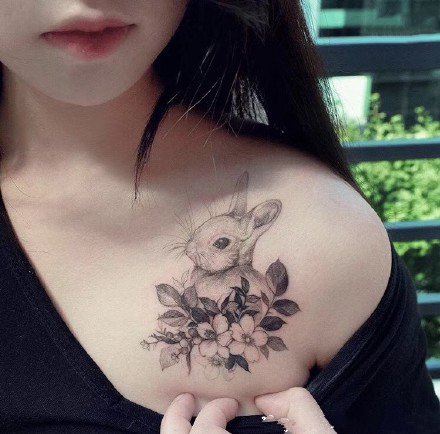 一组好看的飞针花花女生纹身图案