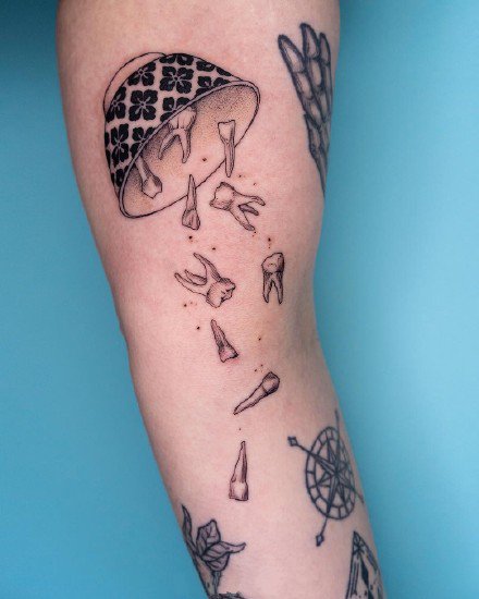 一组可爱的黑色人物纹身图案