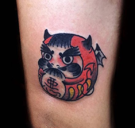 一组可爱的达摩蛋写实纹身图案