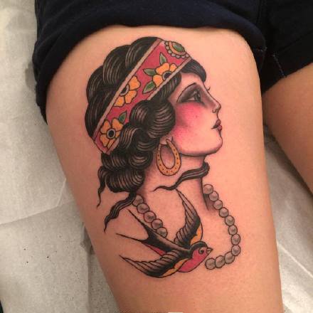 一组oldschool风格的女郎纹身图案