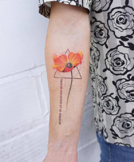 一组小清新彩色花朵纹身图案