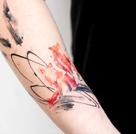 一组水彩风格的抽象纹身图案