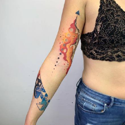 一组抽象感觉的水彩纹身图案