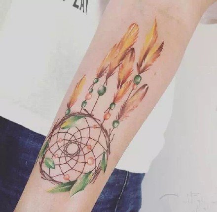 一组色彩鲜明的纹身图案