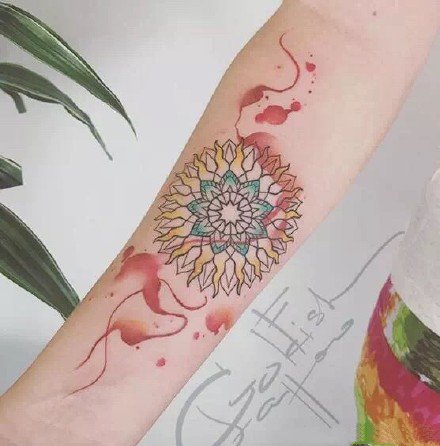 一组色彩鲜明的纹身图案