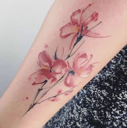 一组唯美的水彩女生纹身图案