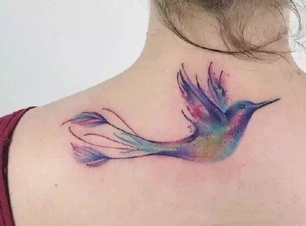 一组唯美的水彩女生纹身图案