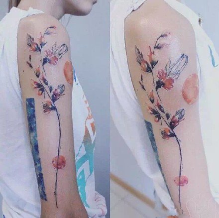 一组唯美的水彩女生纹身图案