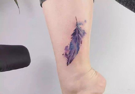 一组唯美的水彩女生纹身图案