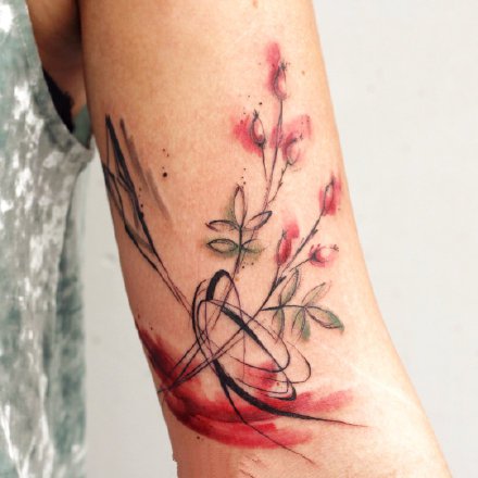 一组彩色水彩风格的抽象纹身图案