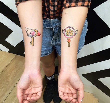 一组卡通可爱手臂纹身图案