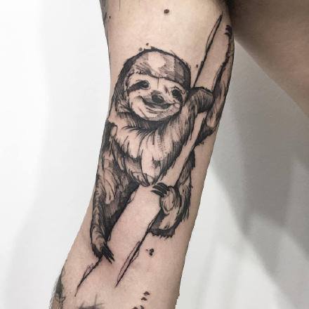 一组黑灰动物手臂纹身图案