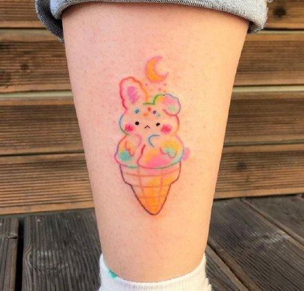 一组可爱到爆彩色小纹身图案