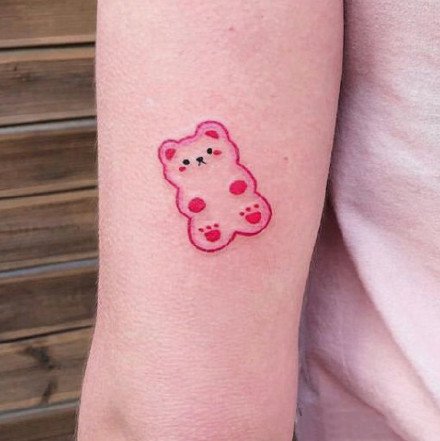 一组可爱到爆彩色小纹身图案