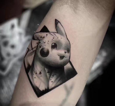 一组可爱的皮卡丘纹身图案