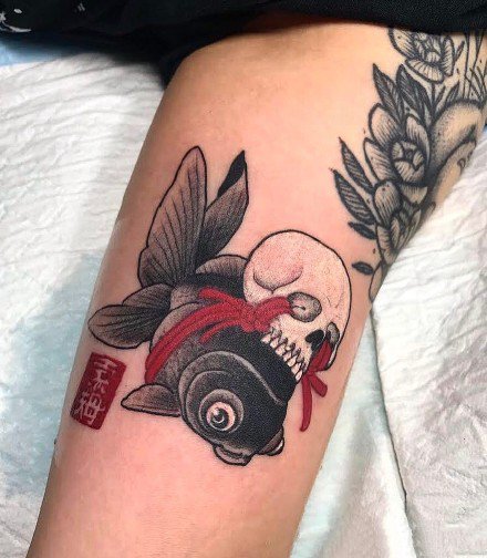 一组传统鲤鱼日式纹身图案