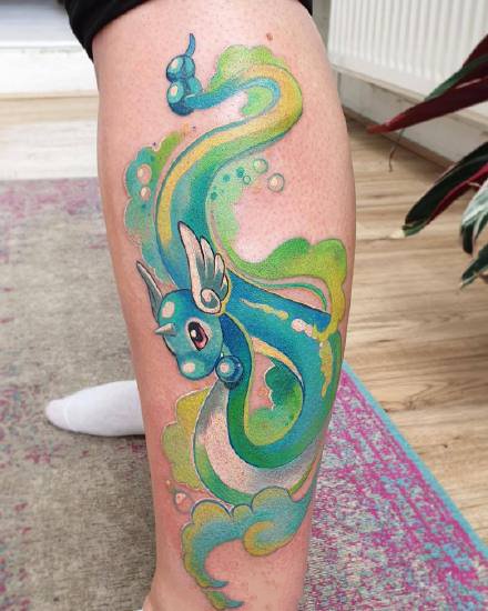 一组漂亮的水彩花卉纹身图案