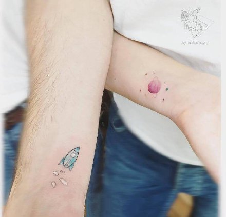 一组彩色小清新质感纹身图案