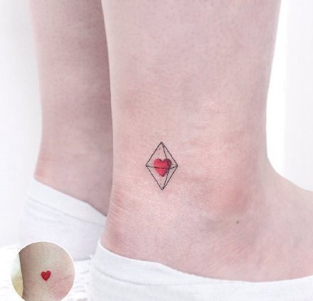 一组彩色小清新质感纹身图案