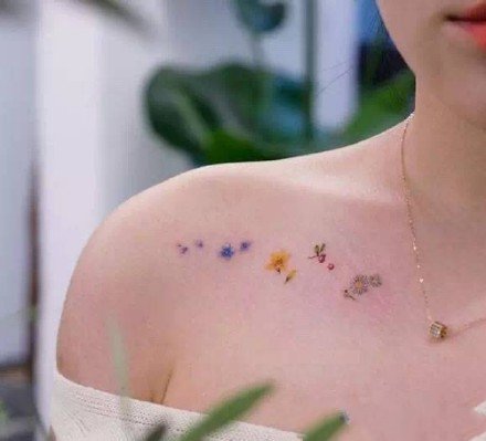 零碎清新粉嫩小花花纹身图案