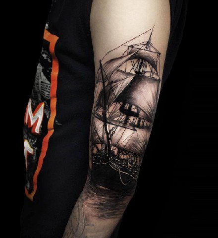 一组写实抽象手臂纹身图案