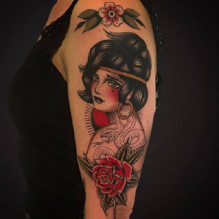 一组欧美女郎纹身图案欣赏