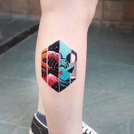 一组彩色不同风格的纹身