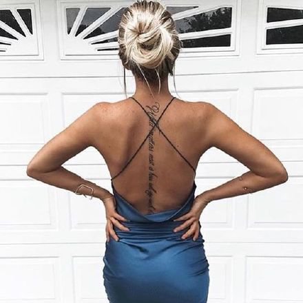一组女生美背脊柱纹身图案欣赏