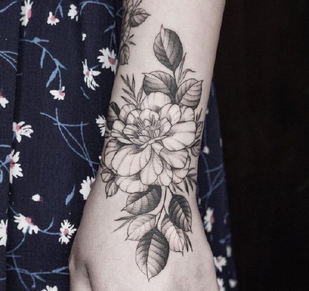 一组素描花纹身图案欣赏