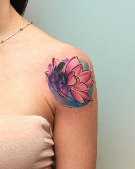 一组可爱的彩色手臂上的纹身