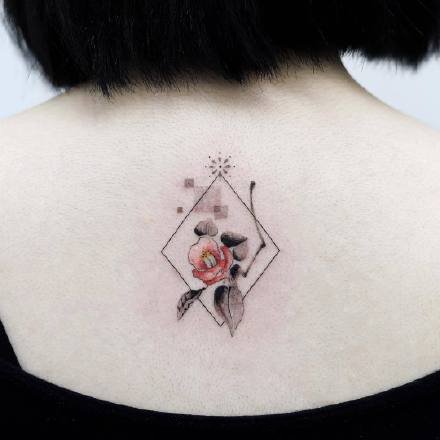 一组女生小清新花卉纹身图案