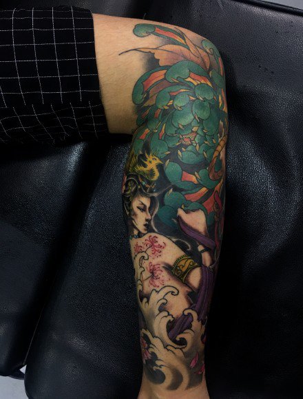 一组小腿欧美写实彩色纹身图案