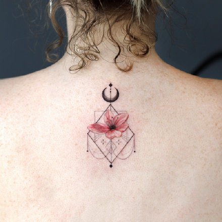 一组彩色小清新女生纹身图案