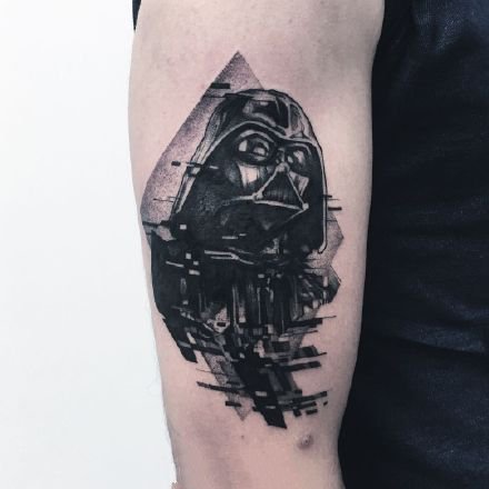 一组黑灰霸气的男士纹身图案