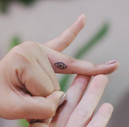 一组指间小清新的纹身图案