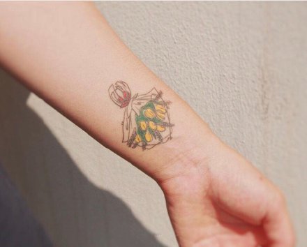 ins风女生卡通彩色小纹身图案