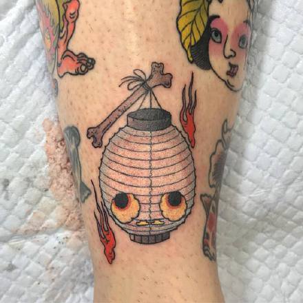 一组传统可爱的彩色纹身图案