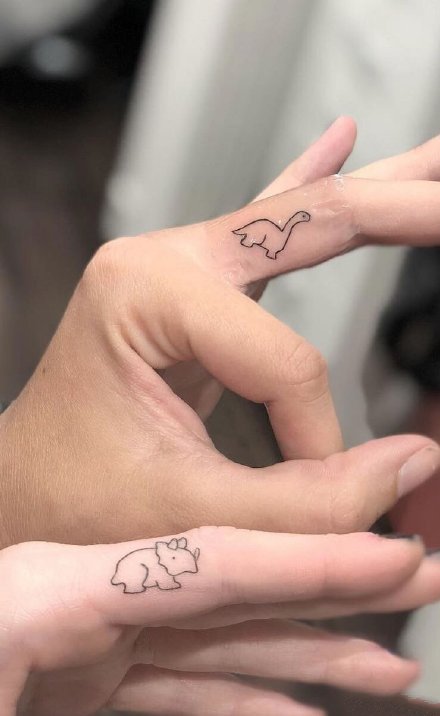 一组简单清新的情侣纹身图案