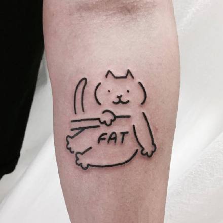 一组简单明了的小纹身图案