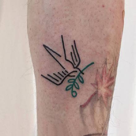 一组简单明了的小纹身图案