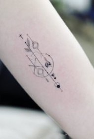 一组彩色小清新女生纹身图案