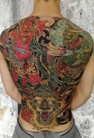 一组传统风格的满背纹身图案