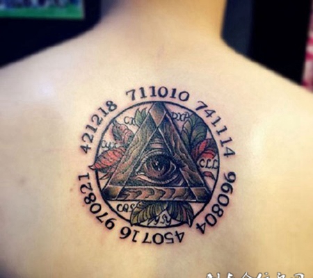 后背个性上帝之眼纹身图案