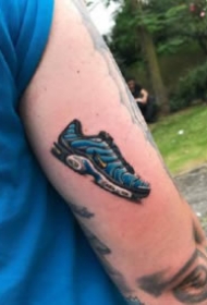 球鞋纹身 9张小清新的球鞋鞋子纹身图片