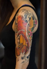 一组大臂位置的传统纹身图案